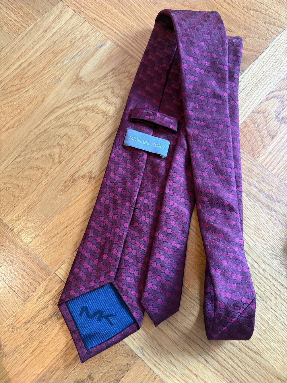 Michael Kors Men's Burgundy and Pink Hexagon Silk Tie